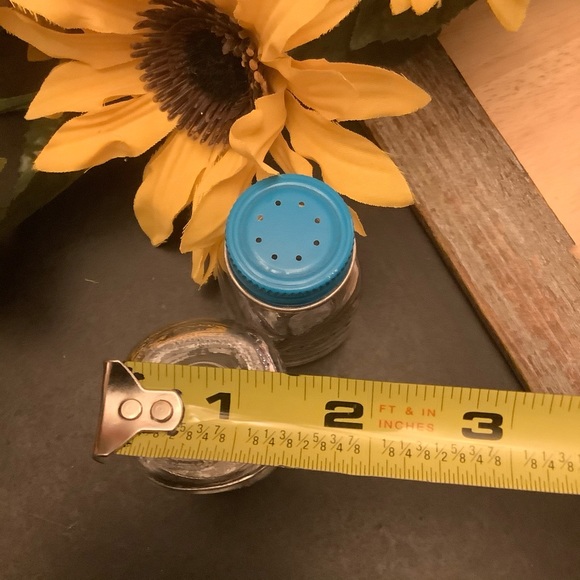 The Ball Mason Jars Mini Salt & Pepper Shakers - Picture 5 of 8